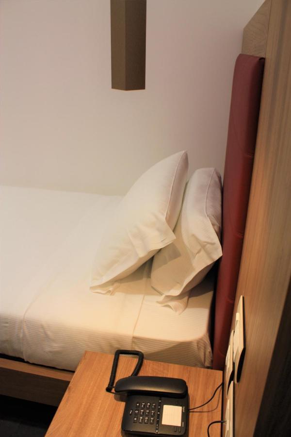 V Hotel Ancona Luaran gambar