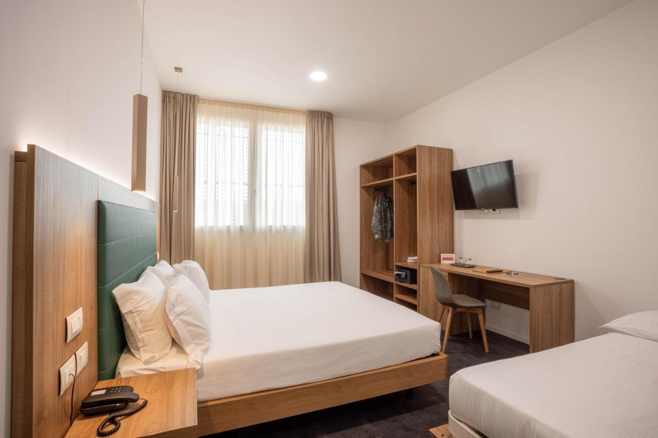 V Hotel Ancona Luaran gambar