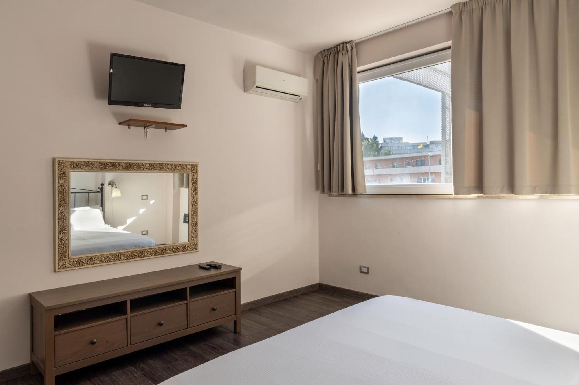 V Hotel Ancona Luaran gambar
